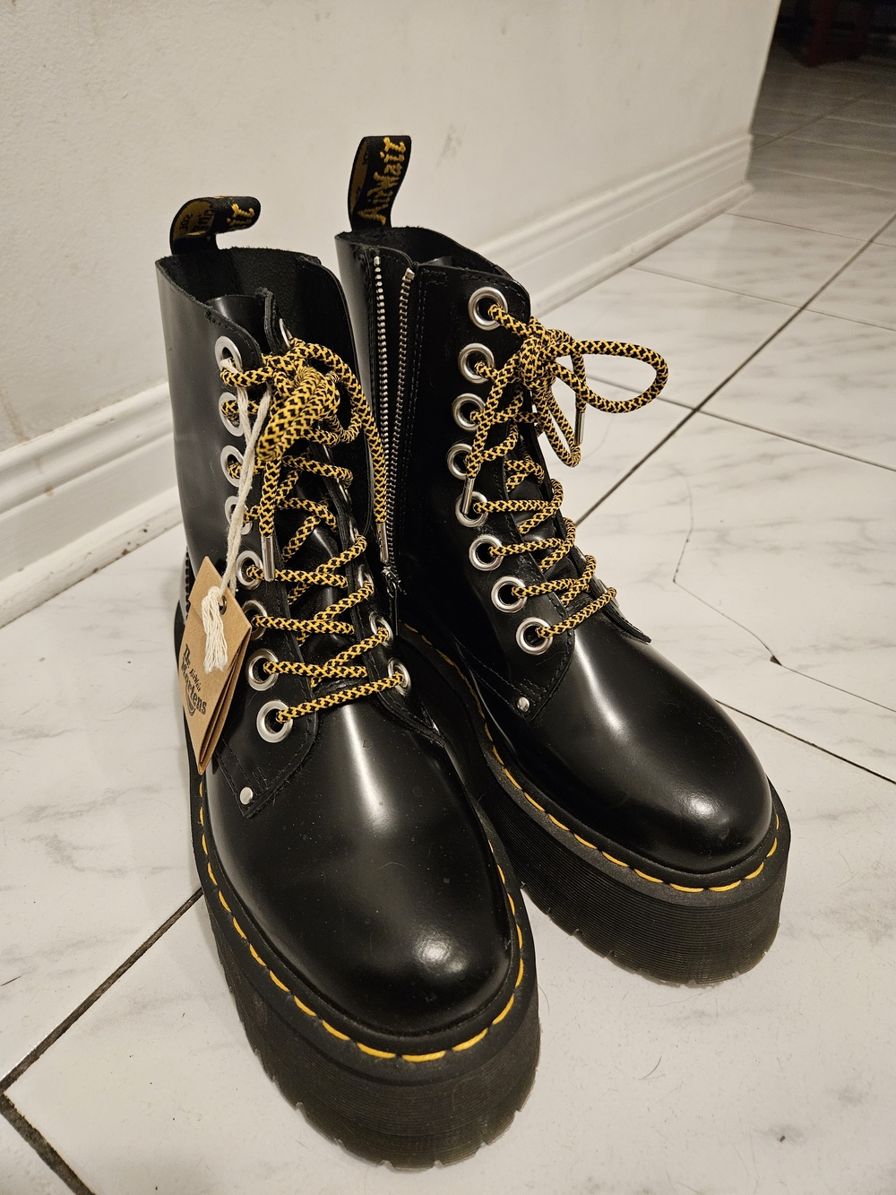 Dr. Martens Jaden Max